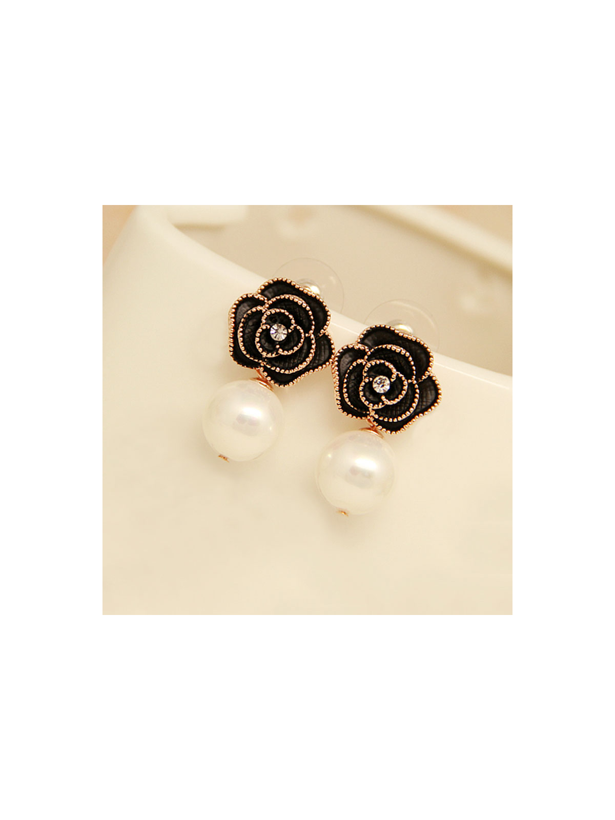 Pendientes gardenia negra y perla blanca