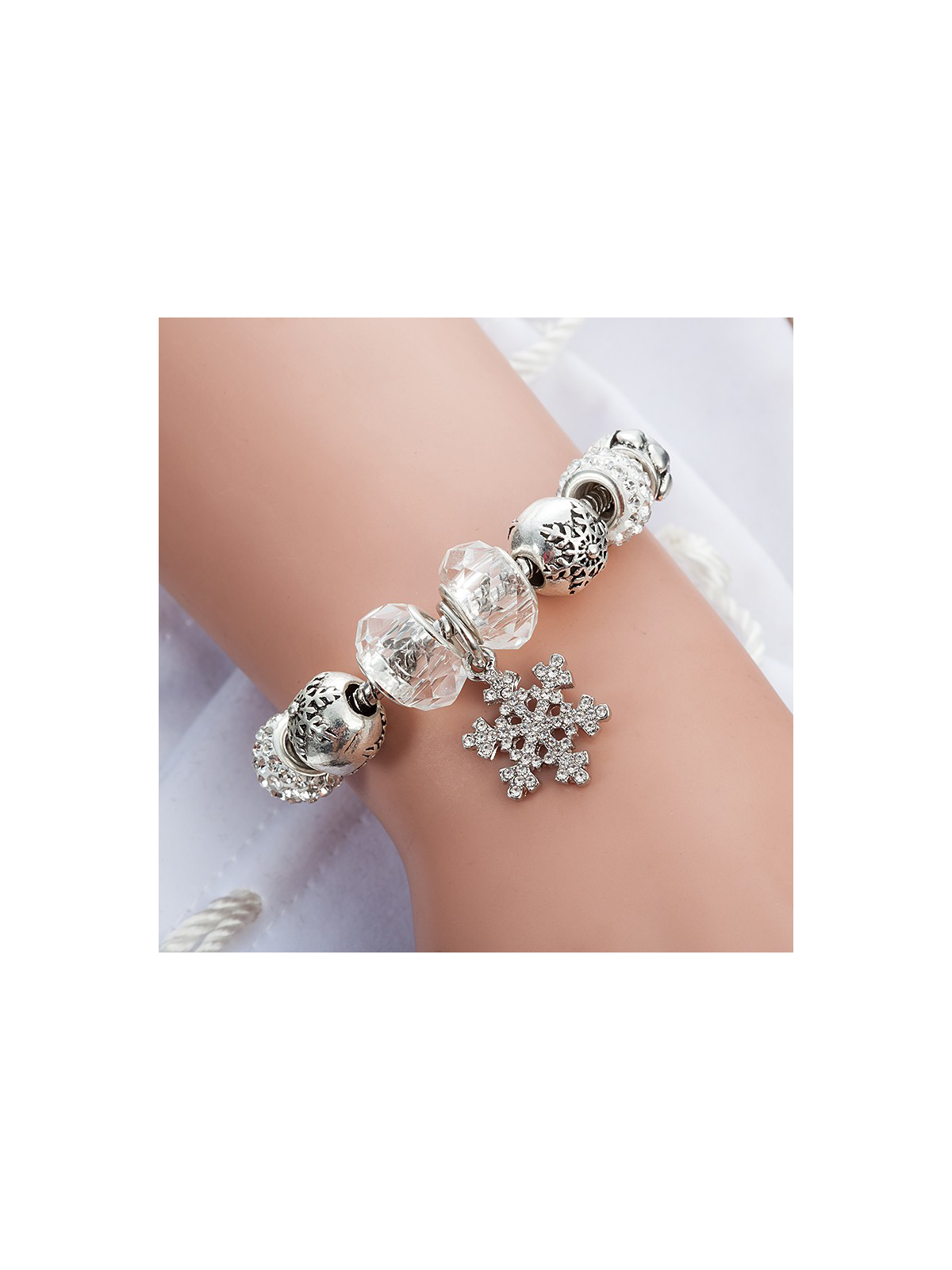 Pulsera de Charms con estrella de la Navidad como adorno central.