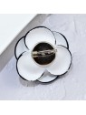 Broche camelia blanca trasero