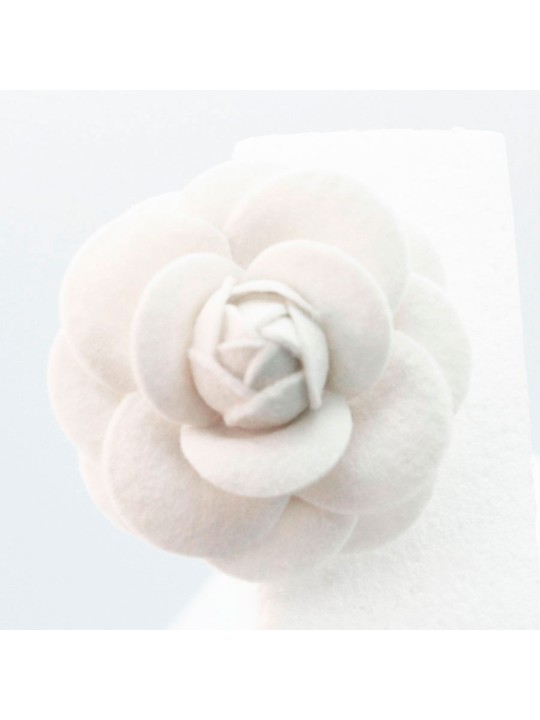 Broche camelia textil blanco Xl